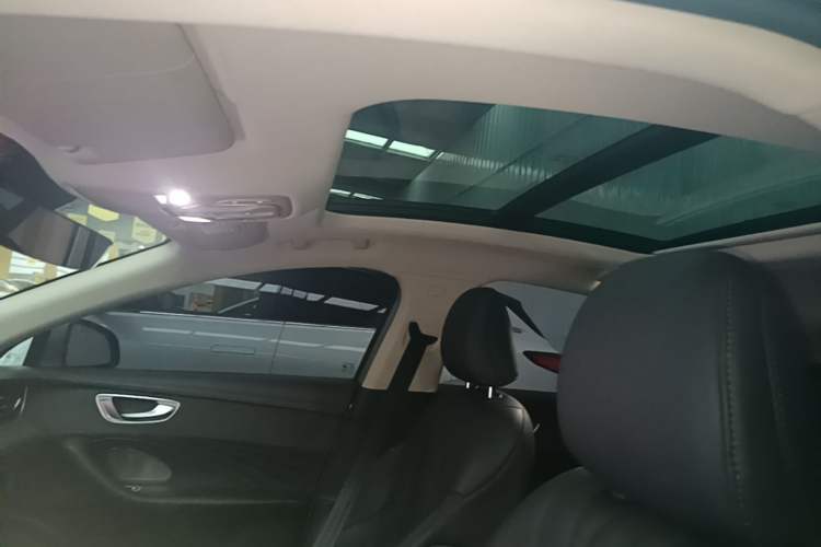 Used Roewe D7 2023 DMH 125km Flagship Edition Headliner