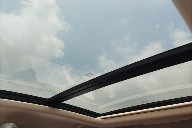 Used Roewe D7 2023 DMH 125km Flagship Edition Headliner