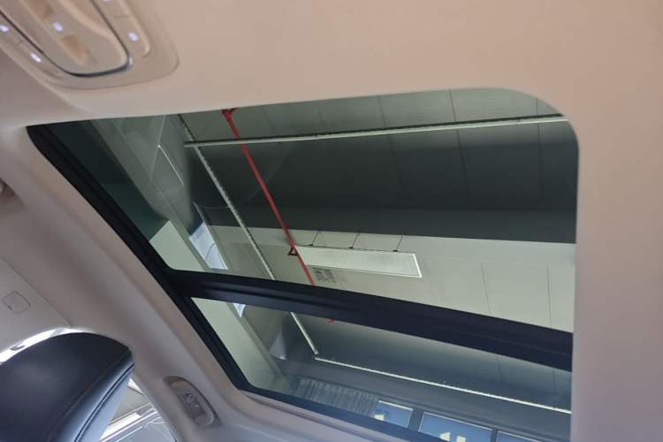Used Roewe D7 2023 DMH 125km Flagship Edition Headliner