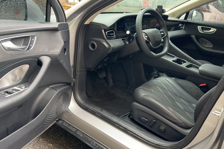 Used Roewe D7 2023 DMH 125km Excellence Edition Interior 2