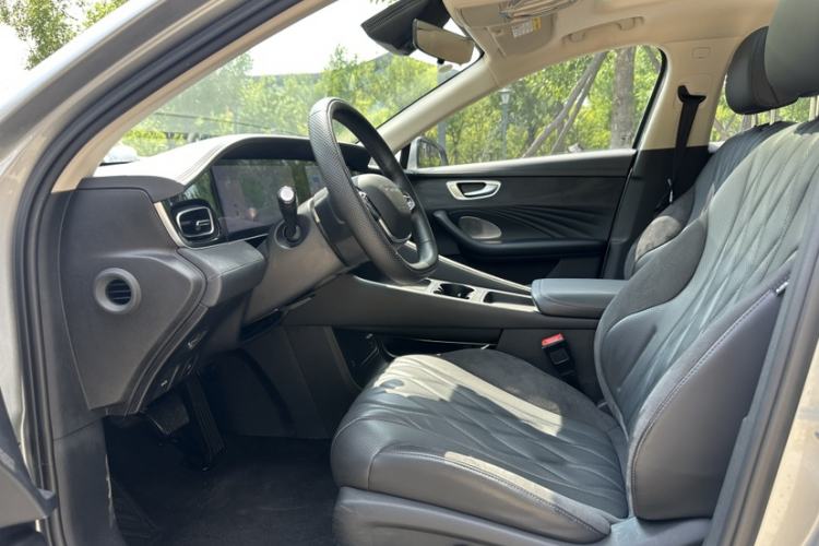 Used Roewe D7 2023 DMH 125km Flagship Edition Interior 2