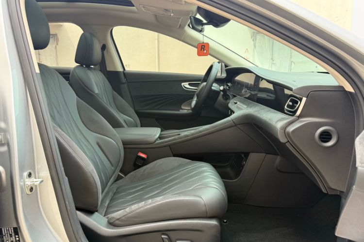 Used Roewe D7 2023 DMH 125km Flagship Edition Interior 5
