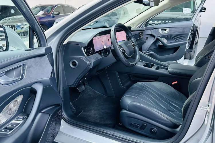 Used Roewe D7 2023 DMH 125km Flagship Edition Interior 5