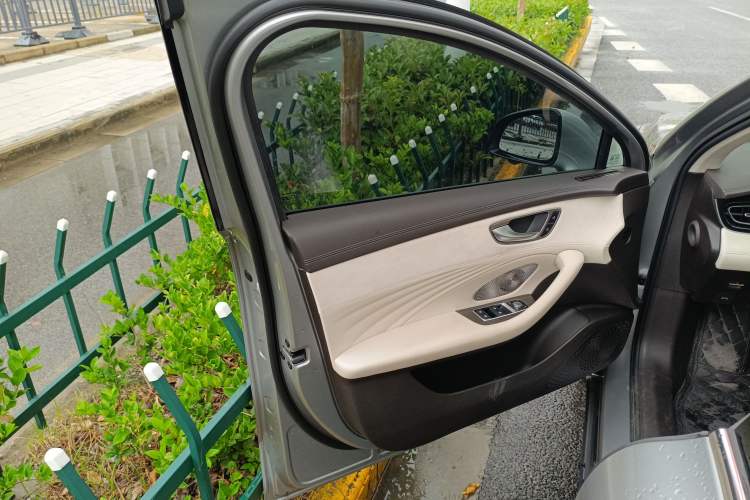 Used Roewe D7 2023 DMH 125km Excellence Edition Left Front Door Interior
