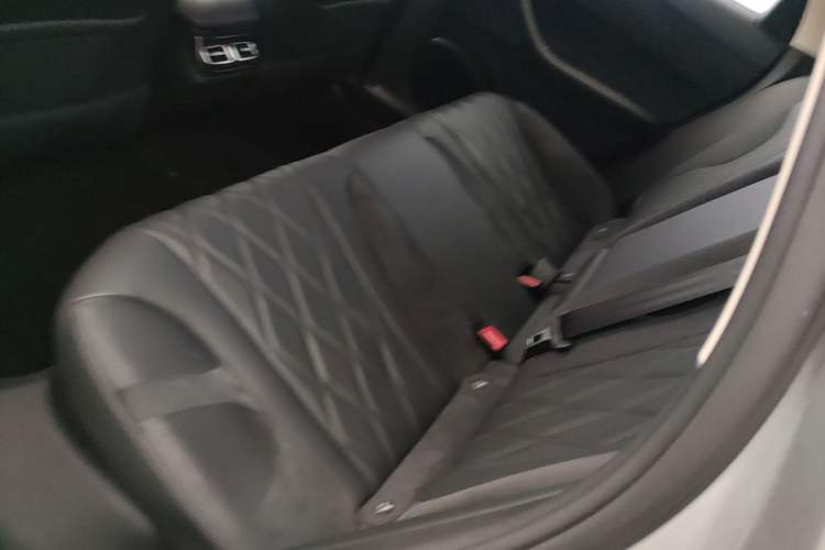 Used Roewe D7 2023 DMH 125km Superior Edition Left Rear Seat