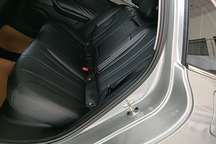 Used Roewe D7 2023 DMH 125km Superior Edition Left Rear Seat