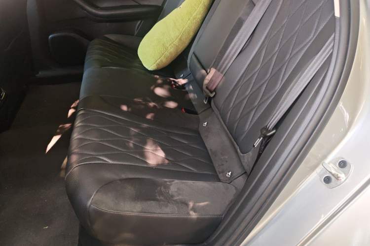 Used Roewe D7 2023 DMH 125km Flagship Edition Left Rear Seat