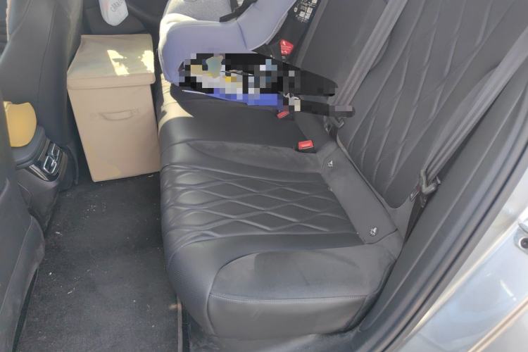 Used Roewe D7 2023 DMH 125km Excellence Edition Left Rear Seat