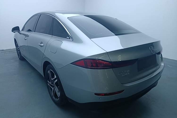 Used Roewe D7 2023 DMH 125km Flagship Edition Rear Left 45 Deg