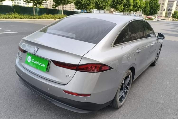 Used Roewe D7 2023 DMH 125km Flagship Edition Rear Right 45 Deg