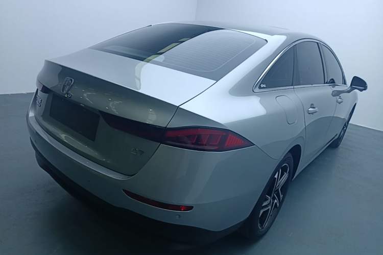 Used Roewe D7 2023 DMH 125km Flagship Edition Rear Right 45 Deg