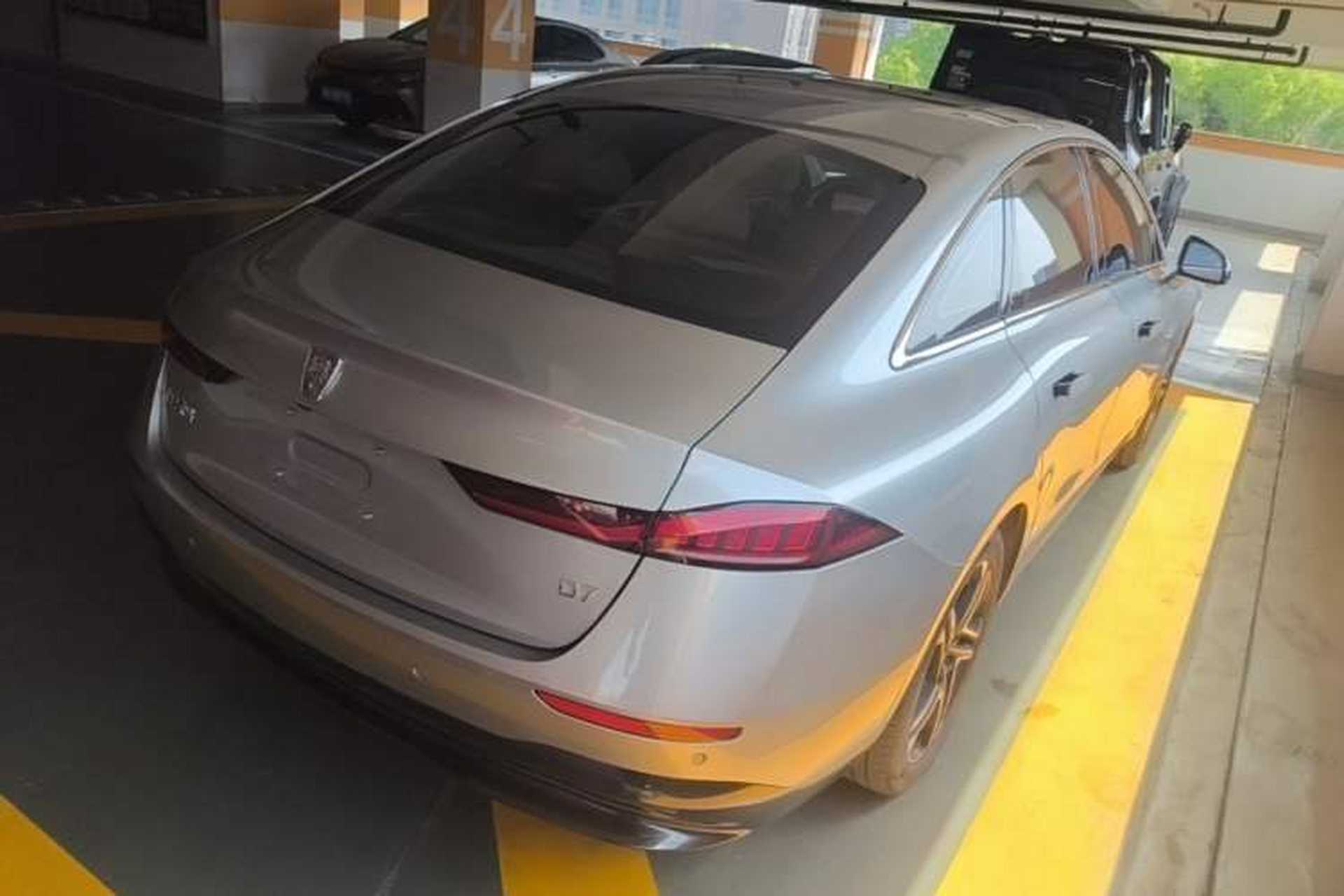 Used Roewe D7 2023 EV 510km Rear-Drive Flagship Edition Rear Right 45 Deg