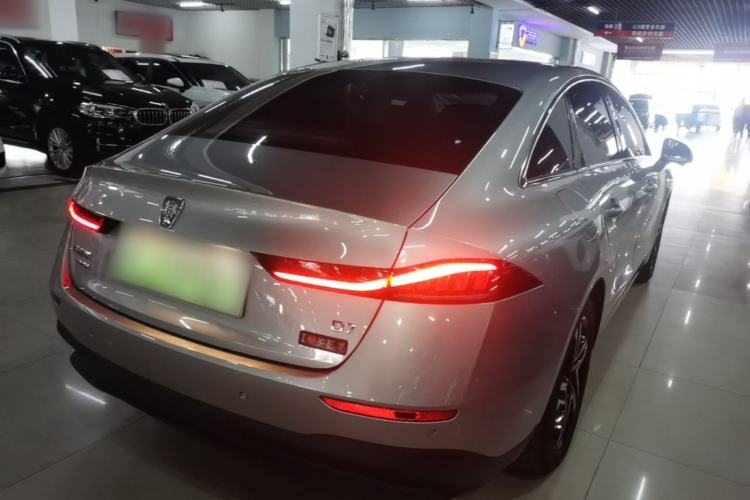 Used Roewe D7 2023 DMH 125km Flagship Edition Rear Right 45 Deg