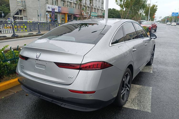 Used Roewe D7 2023 DMH 125km Excellence Edition Rear Right 45 Deg