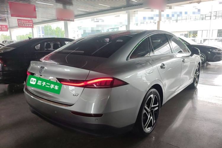 Used Roewe D7 2023 DMH 125km Flagship Edition Rear Right 45 Deg