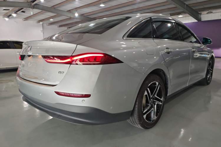 Used Roewe D7 2023 DMH 125km Superior Edition Rear Right 45 Deg