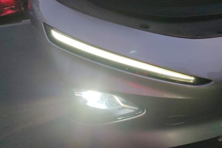 Used Roewe D7 2023 EV 510km Rear-Drive Excellence Edition Right Front Headlight