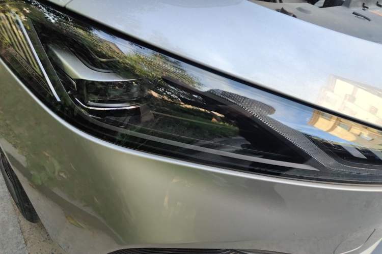 Used Roewe D7 2023 DMH 125km Flagship Edition Right Front Headlight