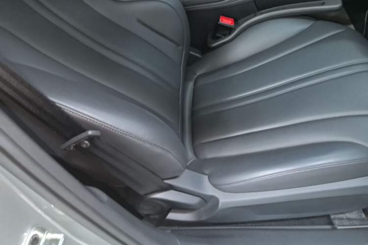 Used Roewe D7 2023 DMH 125km Superior Edition Right Front Seat