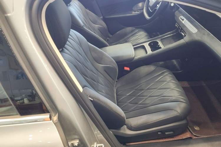 Used Roewe D7 2023 DMH 125km Flagship Edition Right Front Seat