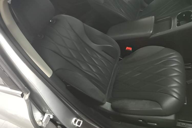 Used Roewe D7 2023 DMH 125km Flagship Edition Right Front Seat