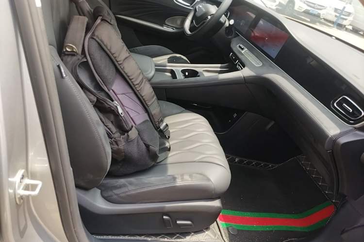 Used Roewe D7 2023 DMH 125km Flagship Edition Right Front Seat