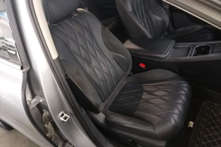 Used Roewe D7 2023 DMH 125km Flagship Edition Right Front Seat
