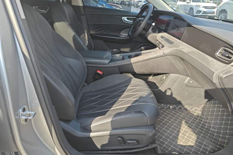 Used Roewe D7 2023 DMH 125km Flagship Edition Right Front Seat