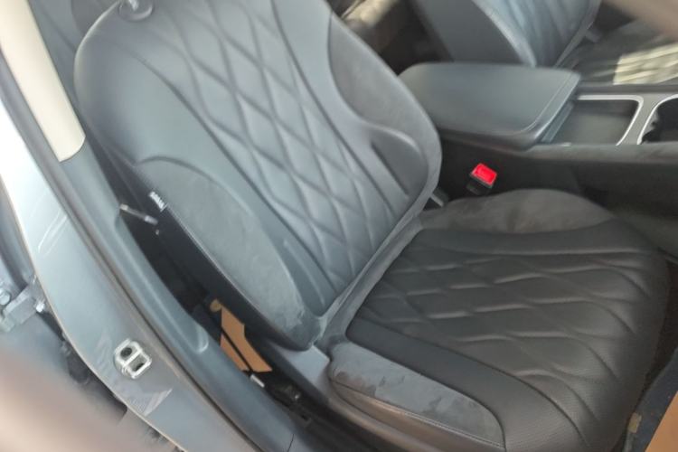 Used Roewe D7 2023 DMH 125km Flagship Edition Right Front Seat