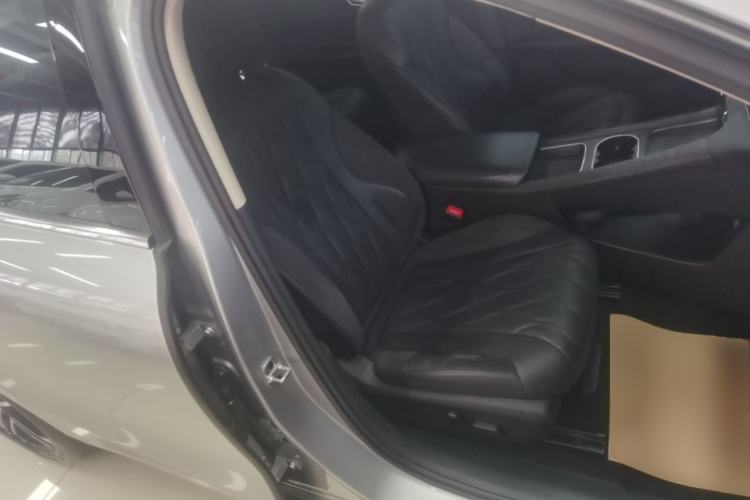 Used Roewe D7 2023 DMH 125km Flagship Edition Right Front Seat