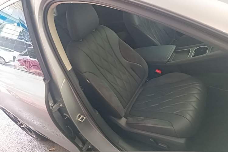 Used Roewe D7 2023 DMH 125km Flagship Edition Right Front Seat