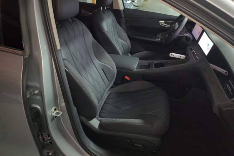 Used Roewe D7 2023 DMH 125km Flagship Edition Right Front Seat