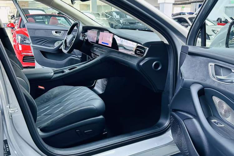 Used Roewe D7 2023 DMH 125km Flagship Edition Right Front Seat