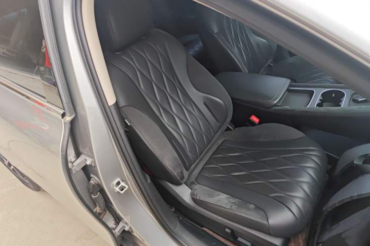 Used Roewe D7 2023 DMH 125km Flagship Edition Right Front Seat