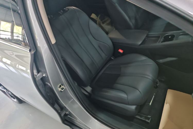 Used Roewe D7 2023 DMH 125km Superior Edition Right Front Seat