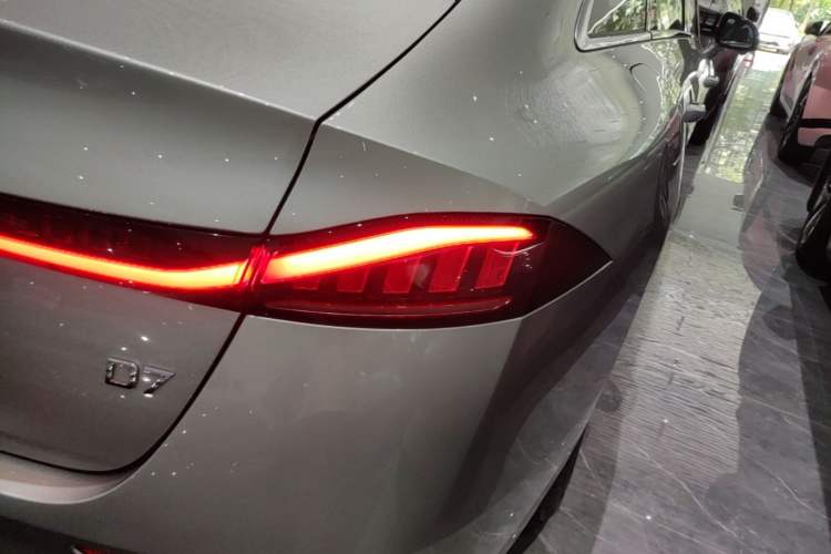 Used Roewe D7 2023 DMH 125km Flagship Edition Right Rear Taillight