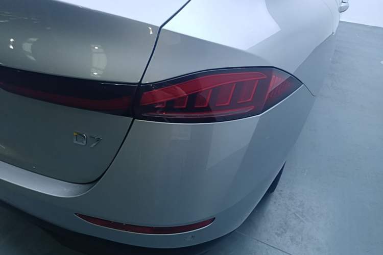 Used Roewe D7 2023 DMH 125km Flagship Edition Right Rear Taillight