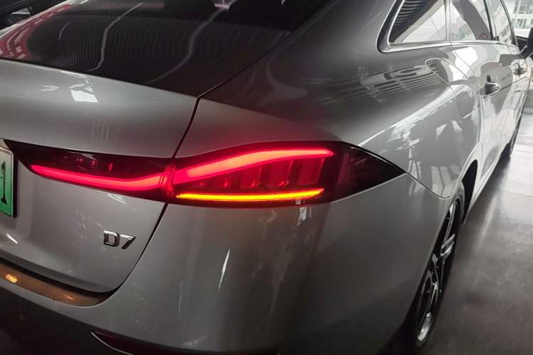 Used Roewe D7 2023 DMH 125km Flagship Edition Right Rear Taillight