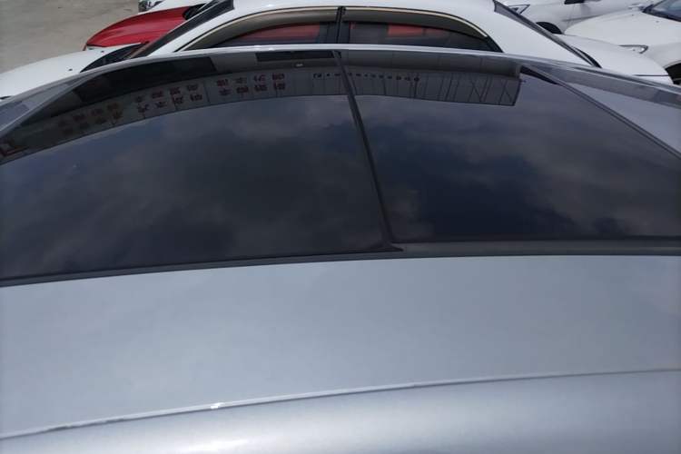 Used Roewe D7 2023 DMH 125km Flagship Edition Roof