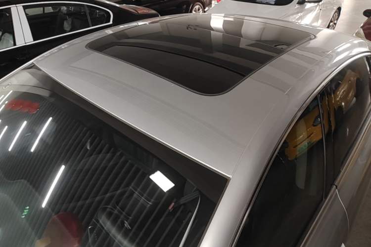 Used Roewe D7 2023 DMH 125km Flagship Edition Roof