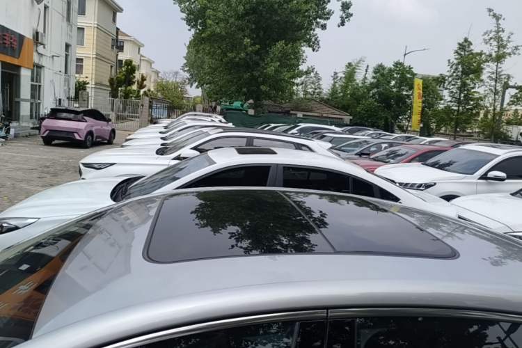 Used Roewe D7 2023 DMH 125km Flagship Edition Roof