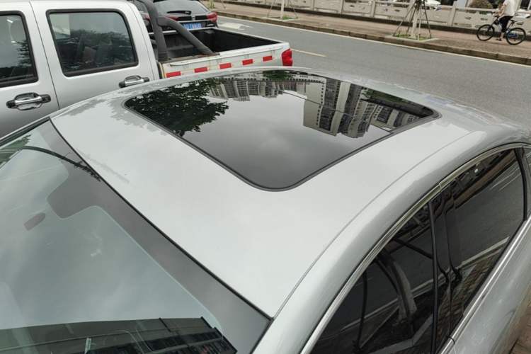 Used Roewe D7 2023 DMH 125km Excellence Edition Roof