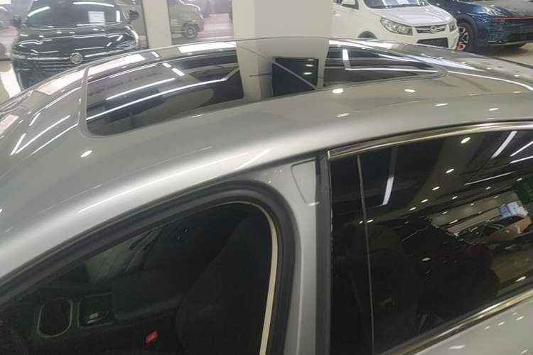 Used Roewe D7 2023 DMH 125km Flagship Edition Roof