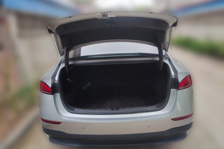 Used Roewe D7 2023 DMH 125km Excellence Edition Trunk
