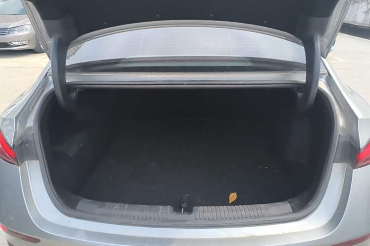 Used Roewe D7 2023 DMH 125km Superior Edition Trunk