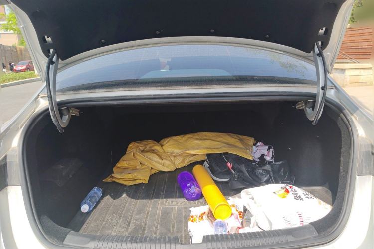 Used Roewe D7 2023 DMH 125km Superior Edition Trunk