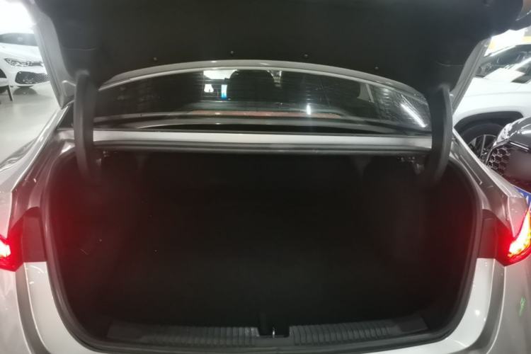 Used Roewe D7 2023 DMH 125km Flagship Edition Trunk