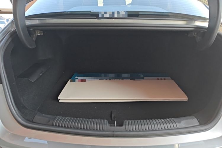 Used Roewe D7 2023 DMH 125km Flagship Edition Trunk