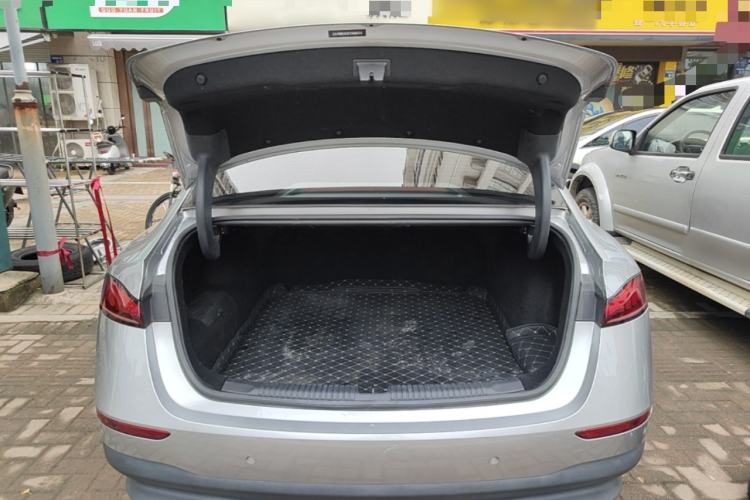 Used Roewe D7 2023 DMH 125km Excellence Edition Trunk