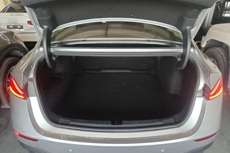 Used Roewe D7 2023 DMH 125km Flagship Edition Trunk
